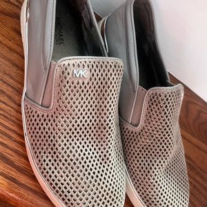 Michael kors flat size 81/2